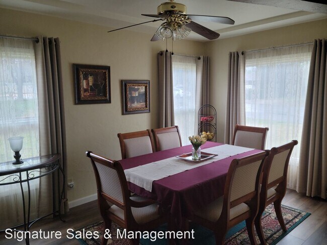 Building Photo - 2 br, 2 bath House - 22420 Van Buren Street