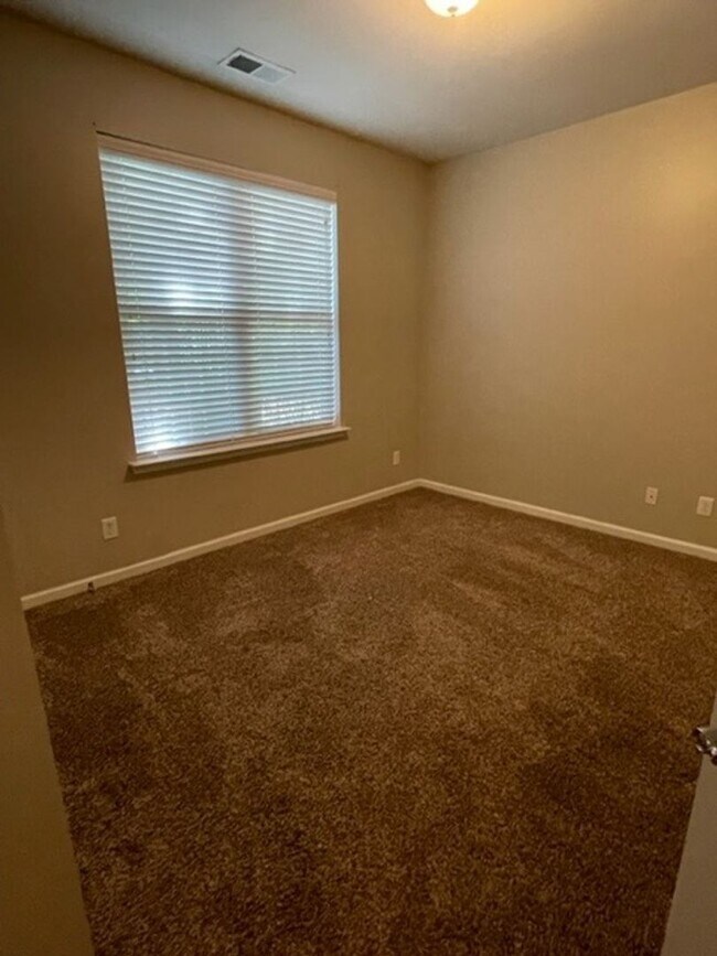 Building Photo - Beautiful 4 beds 3.5 baths in Baxter Village