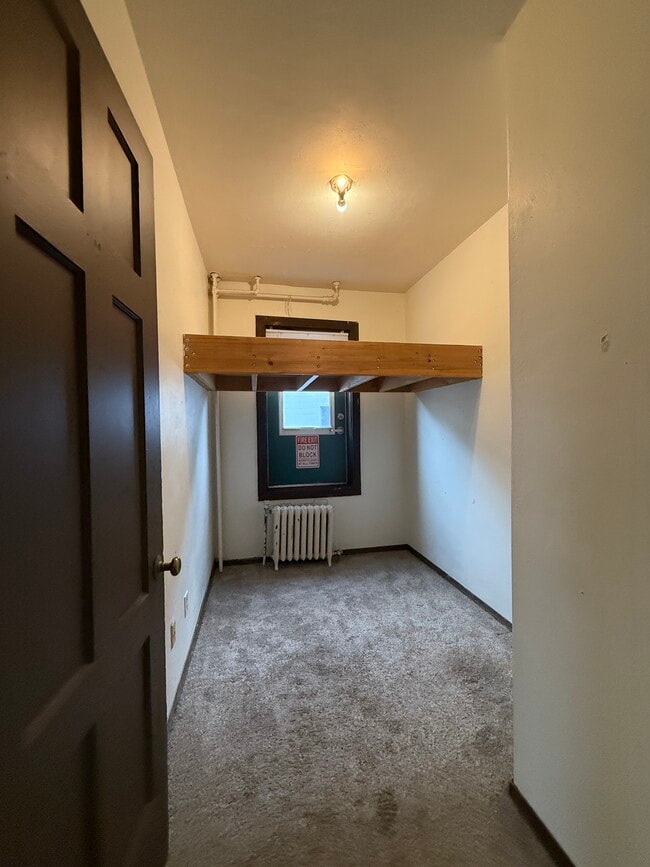 Building Photo - 612 Howard Plz