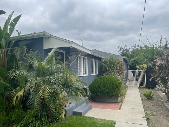 Building Photo - 430 N Lomita St