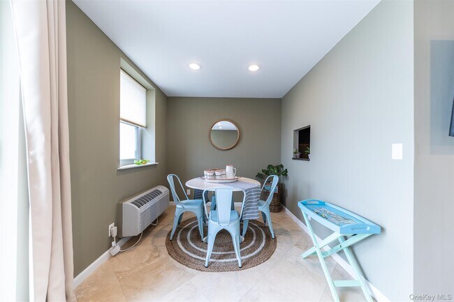 Building Photo - 2 Richmond Rd