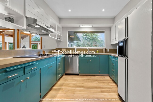 Building Photo - Stunning 3-Bedroom Mid-Century Modern Home...