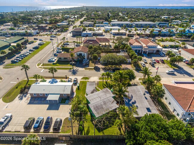 Building Photo - 206 4th Ave