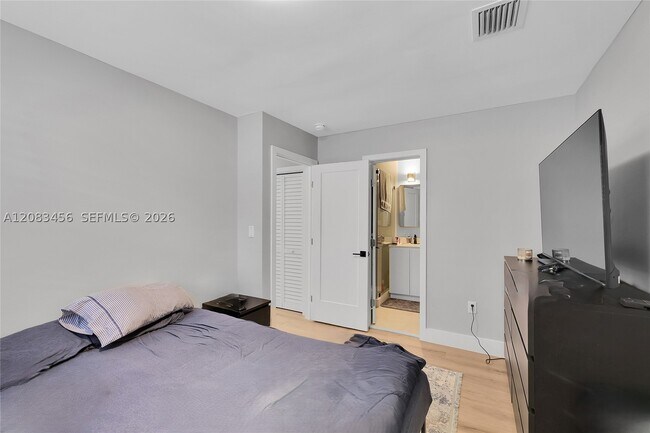 Building Photo - 3520 SW 88th Ct