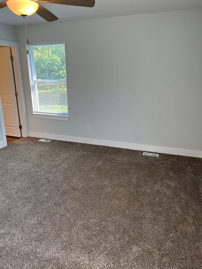 Building Photo - NEW PRICE!!!  Don't miss out.