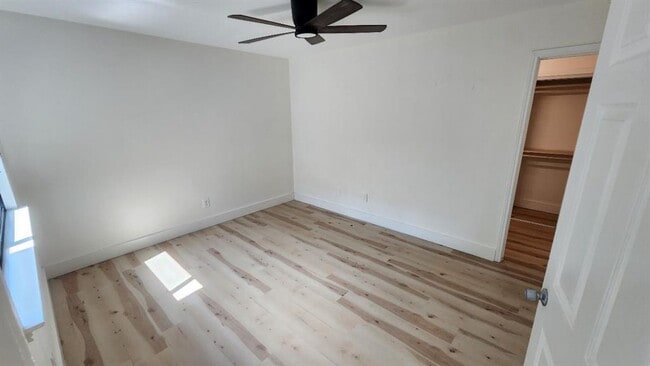 Building Photo - 1905 Golden Pheasant Dr