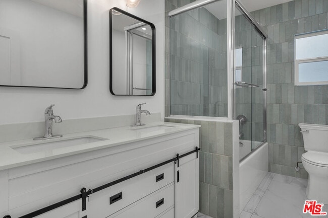 Building Photo - 1450 Reeves St