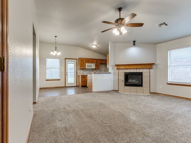 Building Photo - 3221 SW 103rd Pl