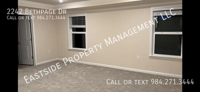 Building Photo - 2242 Bethpage Dr