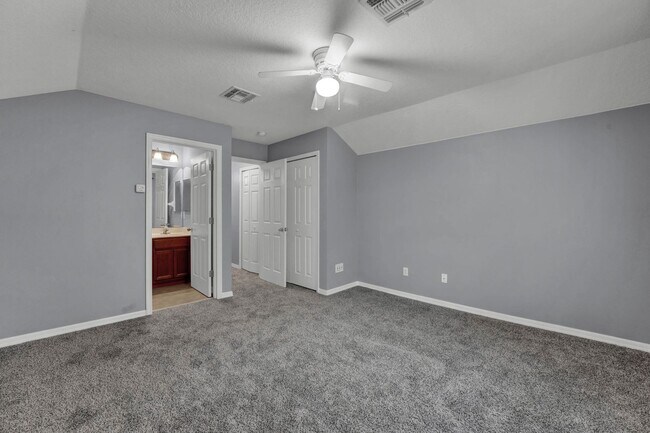 Building Photo - 10029 Silk Grass Dr