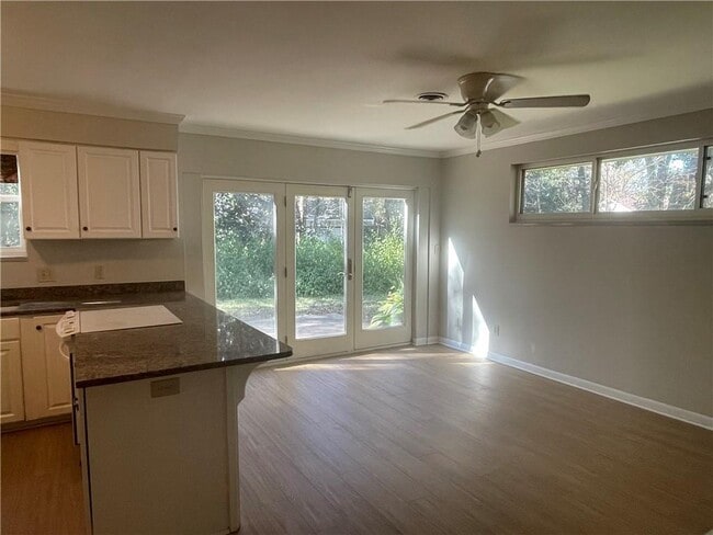 Building Photo - 205 Cater St