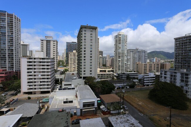 Building Photo - Liliuokalani Plaza – 2 bedroom, 2 bath with 1 covered parking