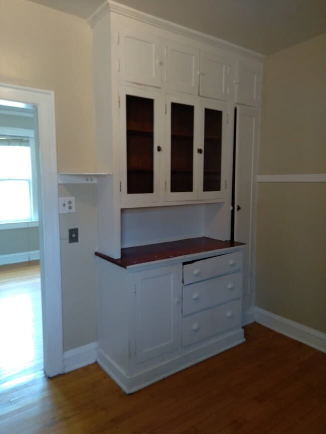 Building Photo - 803 Case St