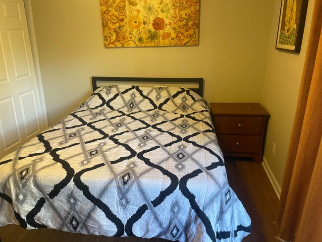 Building Photo - 105 N Garth Ave