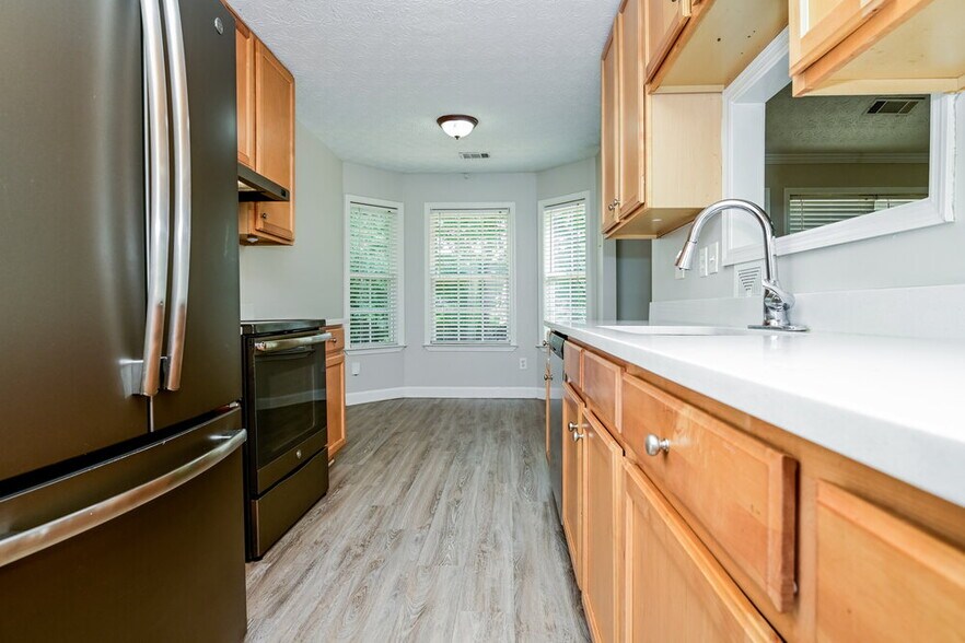 Building Photo - 330 Fieldstone Ln