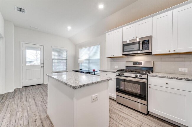 Building Photo - 2337 Copal Dr