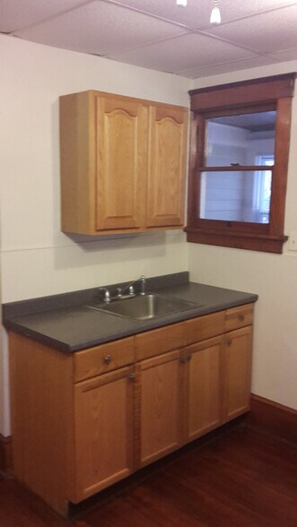 Building Photo - 1171 W Main St