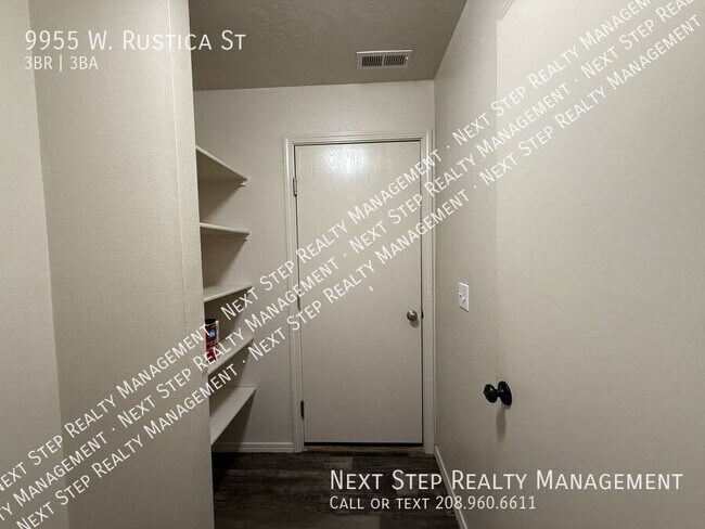 Building Photo - 9955 W Rustica St