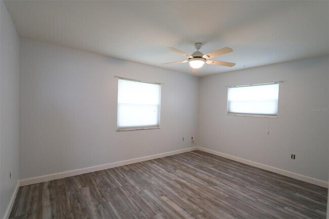 Building Photo - 1204 Harkness Way