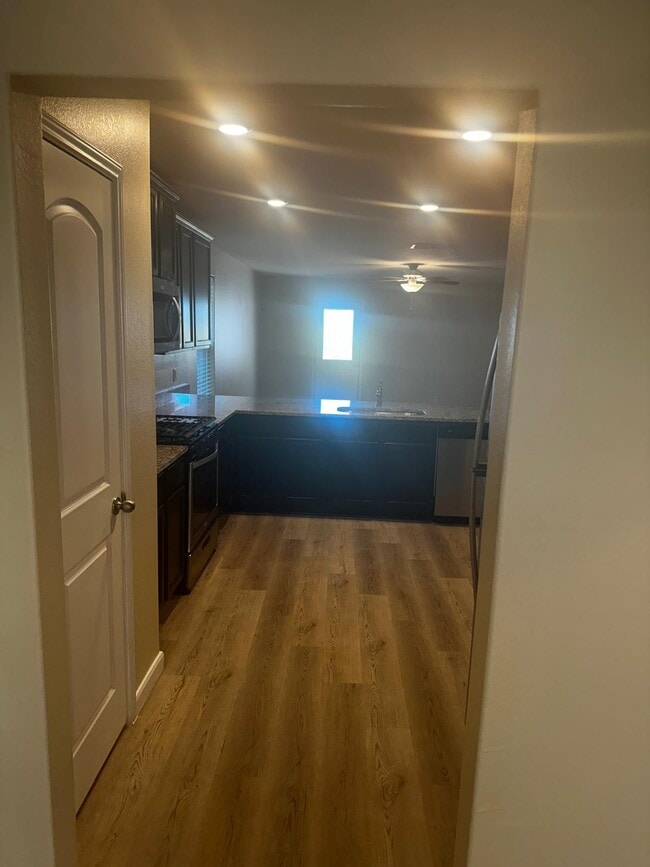 Building Photo - 15027 Harbor Lndg