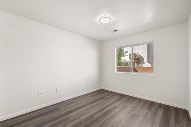 Building Photo - 2943 Quail Pointe Dr NW