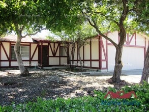 Building Photo - 2 bed 2 bath single family home in established neighborhood in City of Suisun