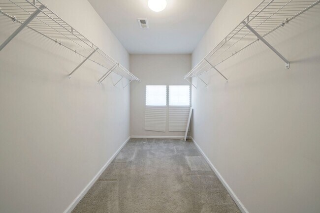 Building Photo - Enjoy the Community's Resort Like Living!