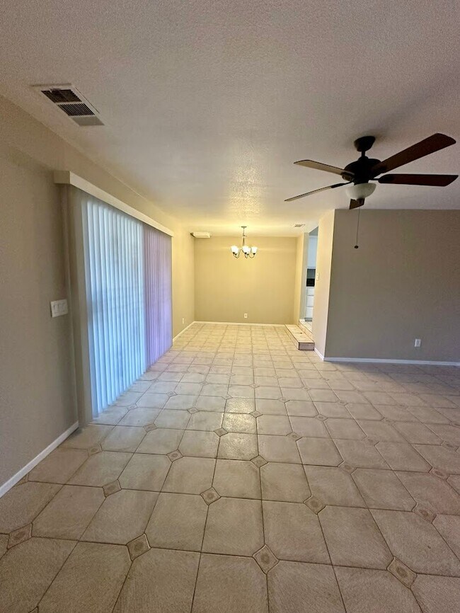 Building Photo - 10856 11th Ave