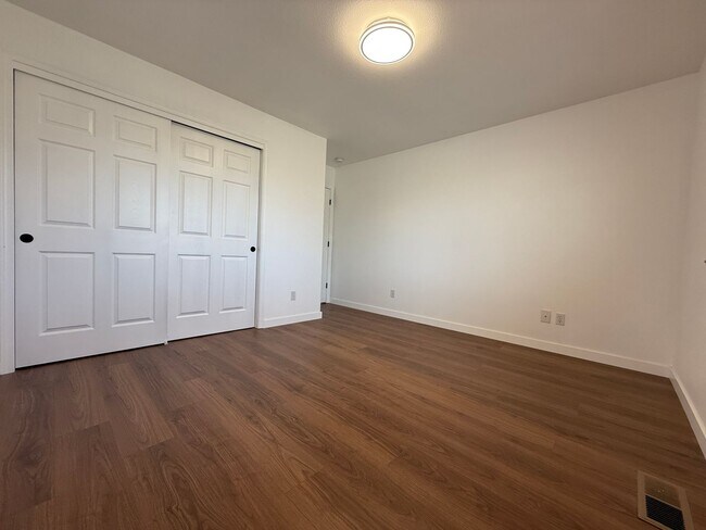 Building Photo - UPDATED BOYD ACRES HOME ON LARGER CORNER LOT!! MUST SEE!!