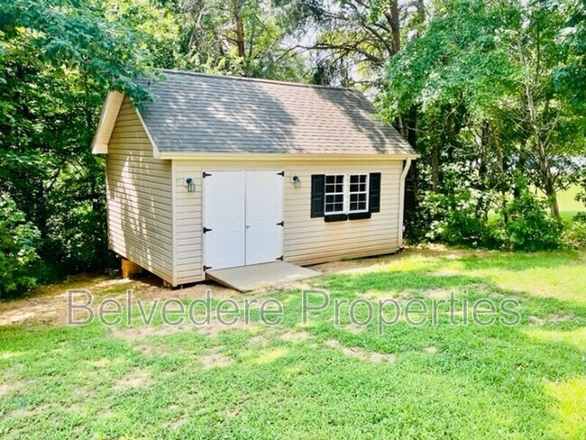 Building Photo - 7541 Strawberry Rd
