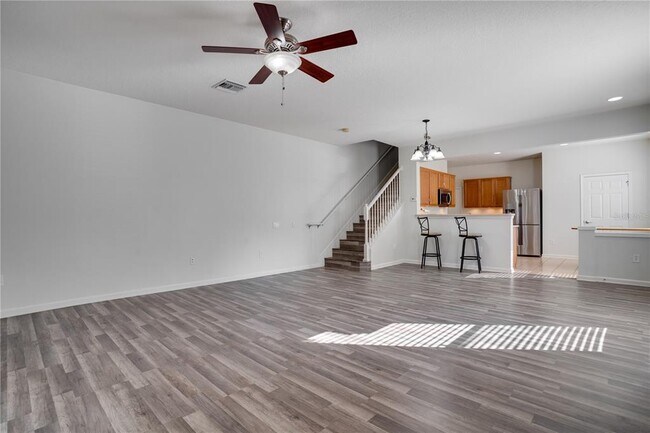 Building Photo - 2219 Snow Flake Pl