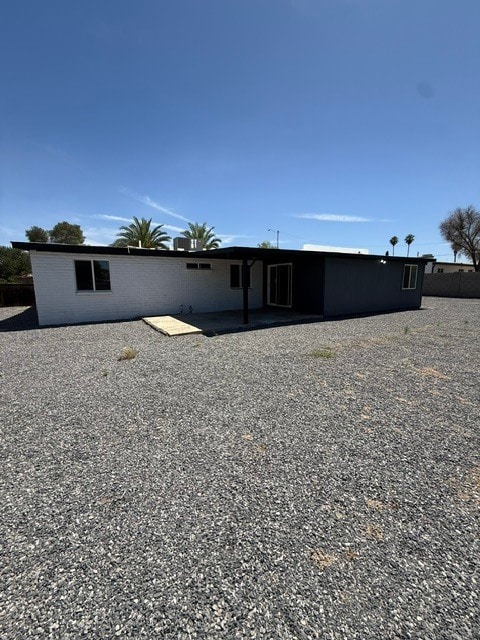 Building Photo - House For Rent