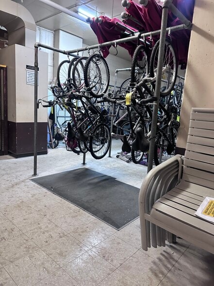 Building Photo - 5100 N Marine Dr