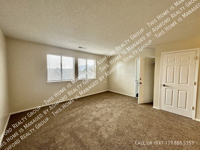 Building Photo - 1120 Yuma St