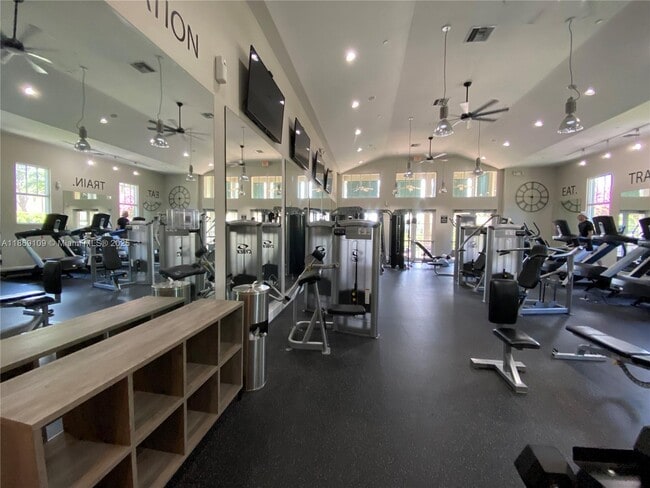 Building Photo - 770 Millbrae Ct