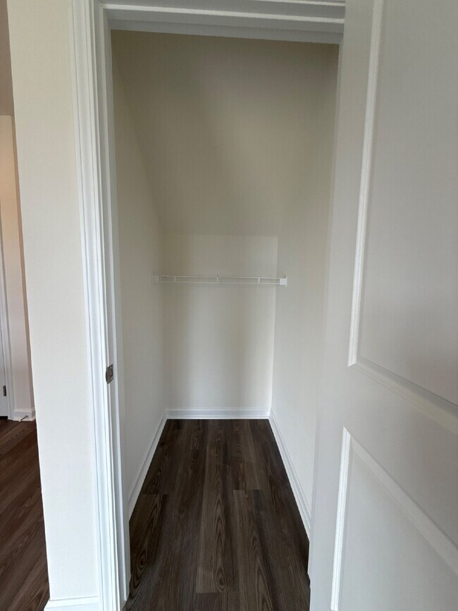 Building Photo - 112 Vulcan St