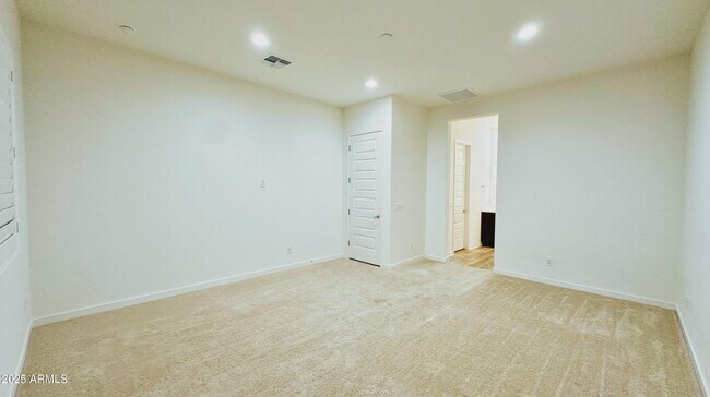Building Photo - 10045 E Talon Ave