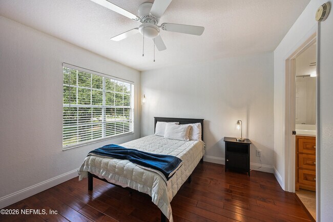 Building Photo - 13703 Richmond Park Dr N