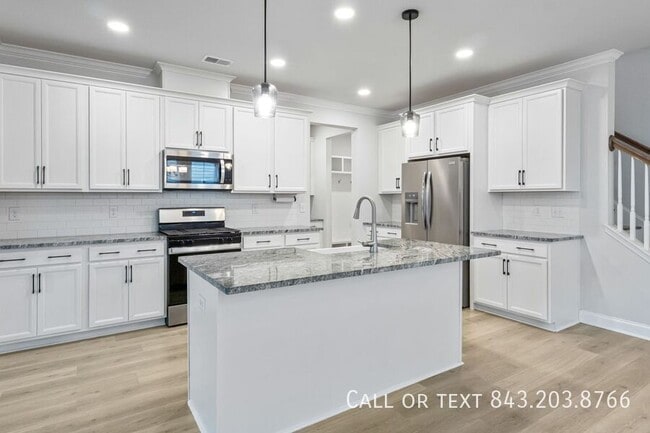 Building Photo - 319 Green Fern Dr