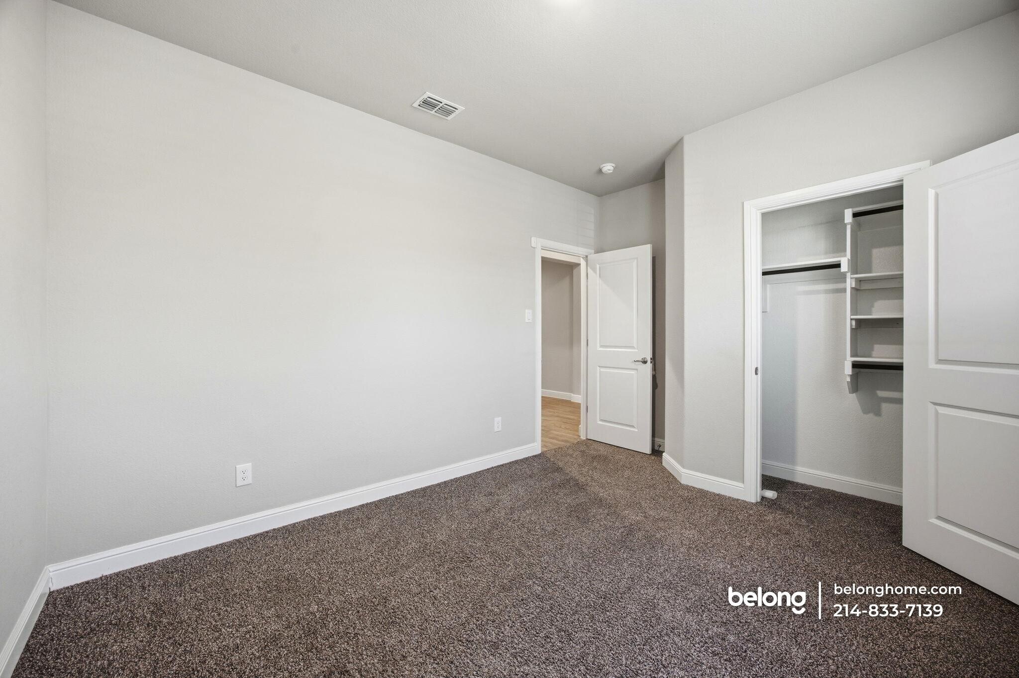 Building Photo - 1832 Chamaeleon Dr