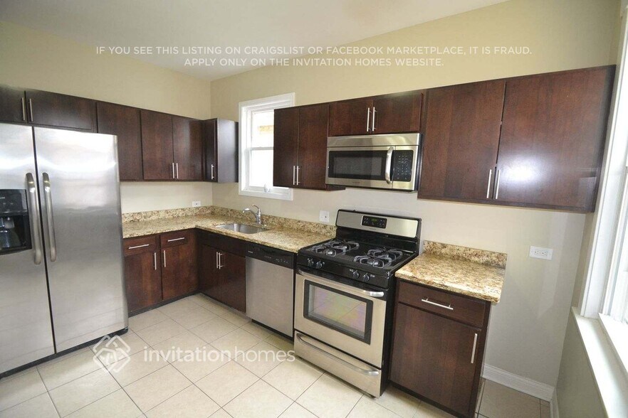 Building Photo - 6155 W Patterson Ave