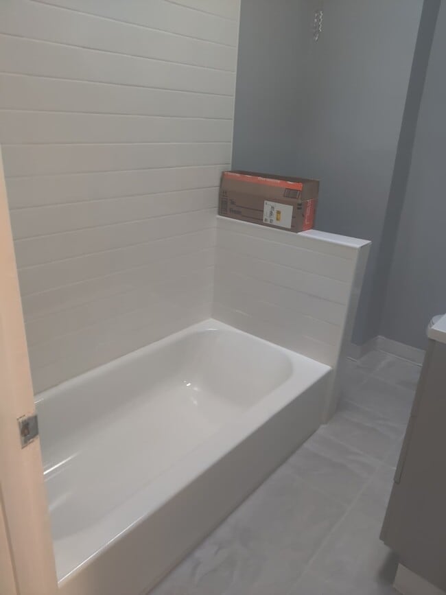 Building Photo - 5109 Walton Ave