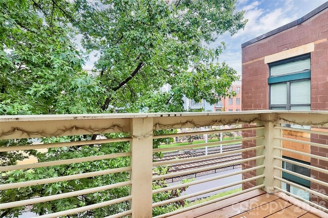 Building Photo - 450 New Bern Station Ct