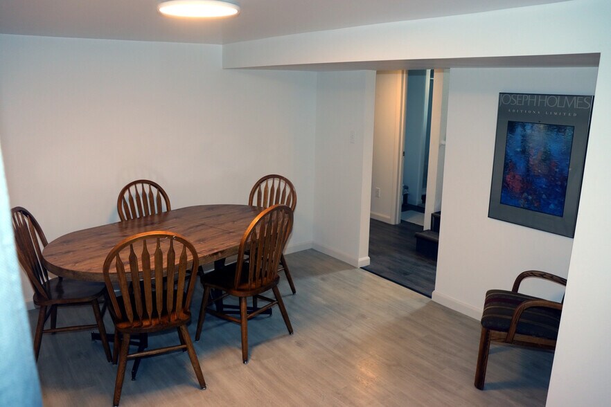 Family Room - 2021 11th Ave N