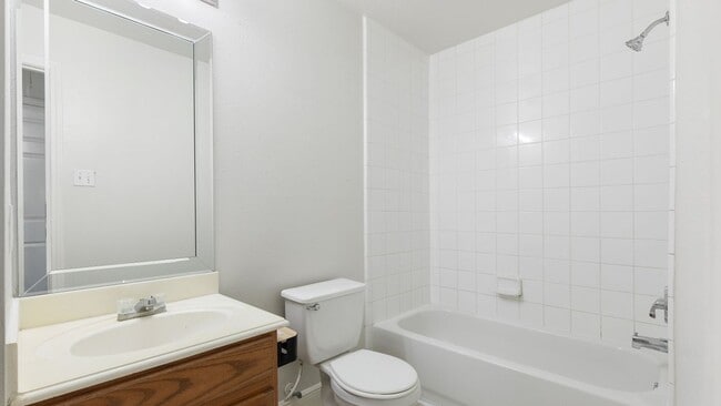 Building Photo - 4602 Garden Meadow Dr