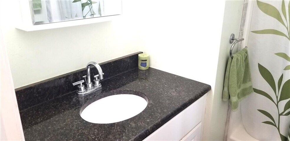 Building Photo - 8 Slocum St