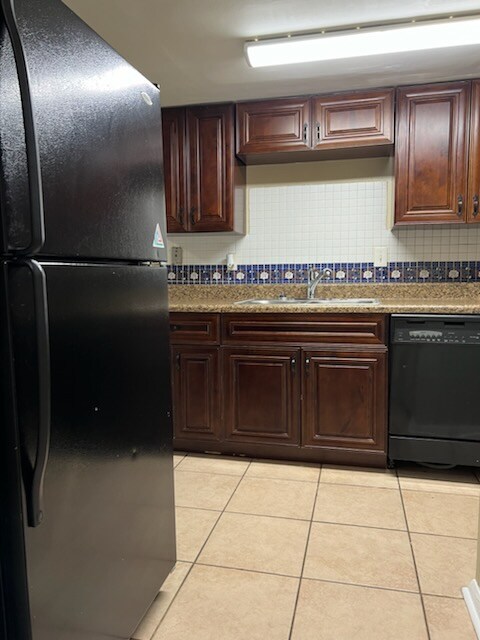 Building Photo - 6420 Parton Ct