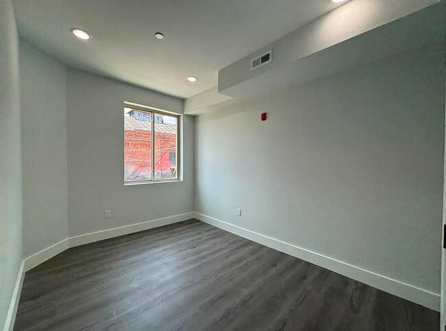 Building Photo - 675 N 41st St