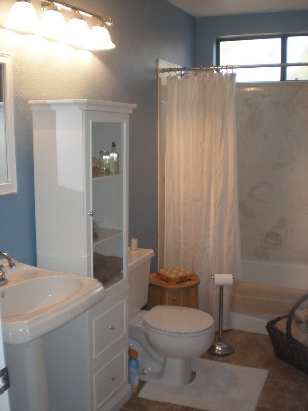 Building Photo - ***New Listing*** 3 Bedroom 2 Bath home in SW Visalia!!! Yard Care Included!