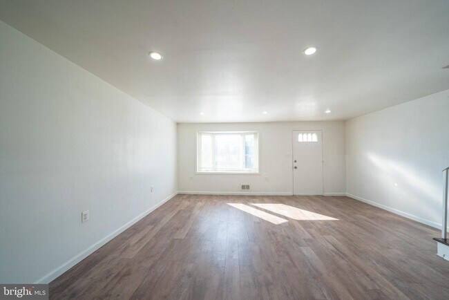 Building Photo - 3167 Ryerson Cir